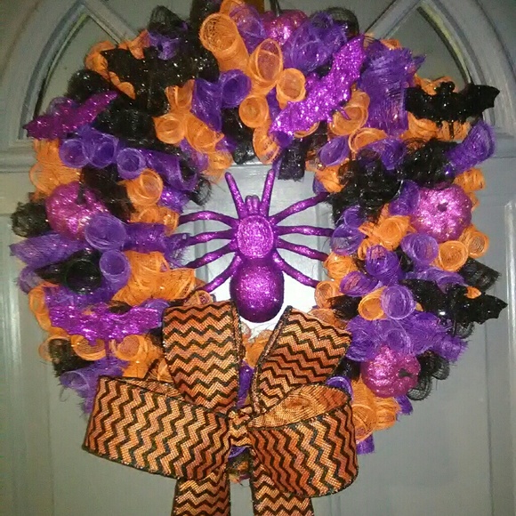14" Hand Made Halloween Seasonal Wreath - Picture 8 of 8